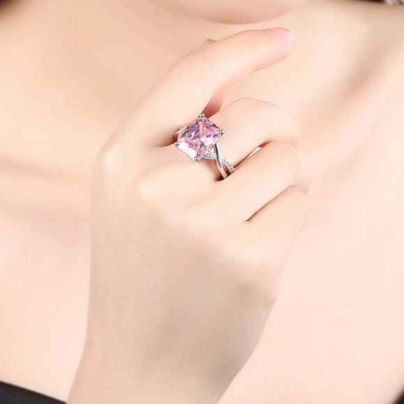 18KRGP pink zirconia ring size 6 and 7 - Picture 5 of 9